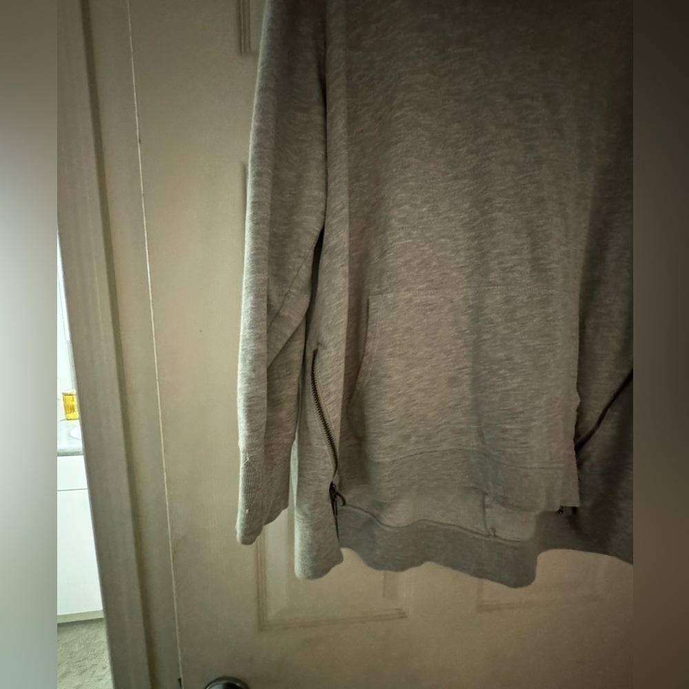 Women's Old Navy Active Grey Sweatshirt - Picture 3 of 8